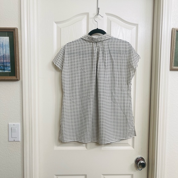 Max Studio Short Sleeve Popover Blouse Black/Ivory Star Dot Size Large - Picture 4 of 8